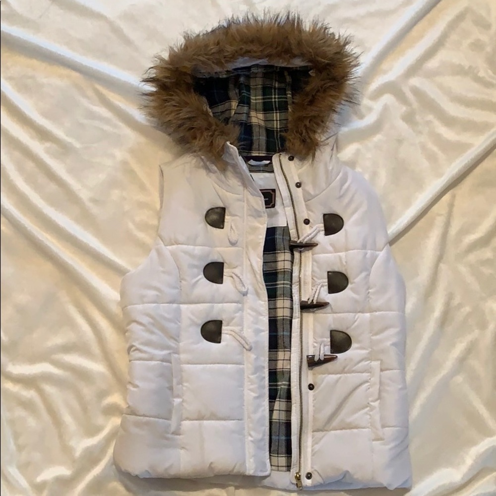 Love Tree Vest with fur hood !!